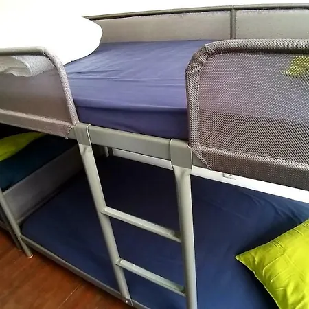 Hostel Theorynomad Al *