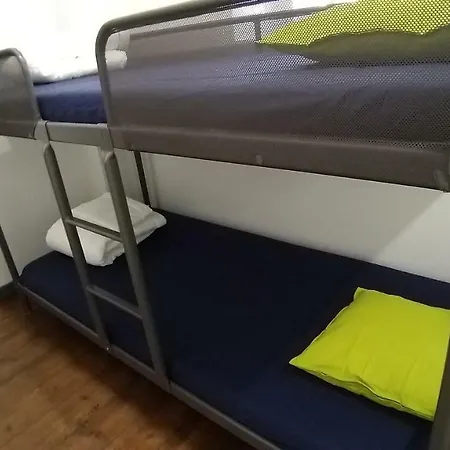Theorynomad Al Hostel *