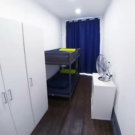 Hostel Theorynomad Al Coimbra